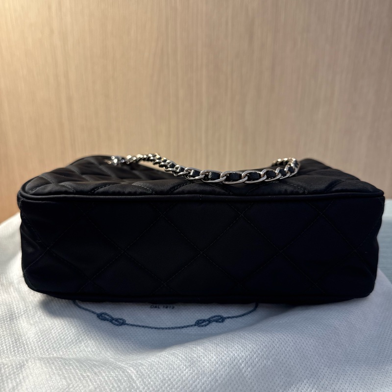 PRADA 黑色菱格紋尼龍相機包/鍊條包(附保卡、防塵袋)-7