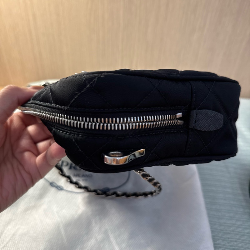 PRADA 黑色菱格紋尼龍相機包/鍊條包(附保卡、防塵袋)-11