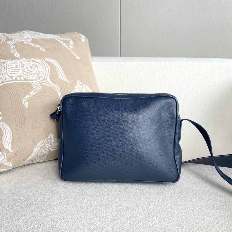 LV outdoor男裝郵差包深藍色牛皮-2