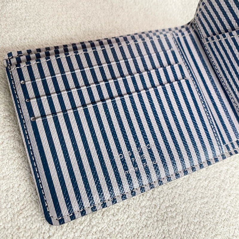 99新 LV限量款男款短款錢包-7