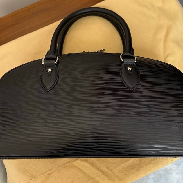 LV黑色牛皮水波紋保齡球包-6