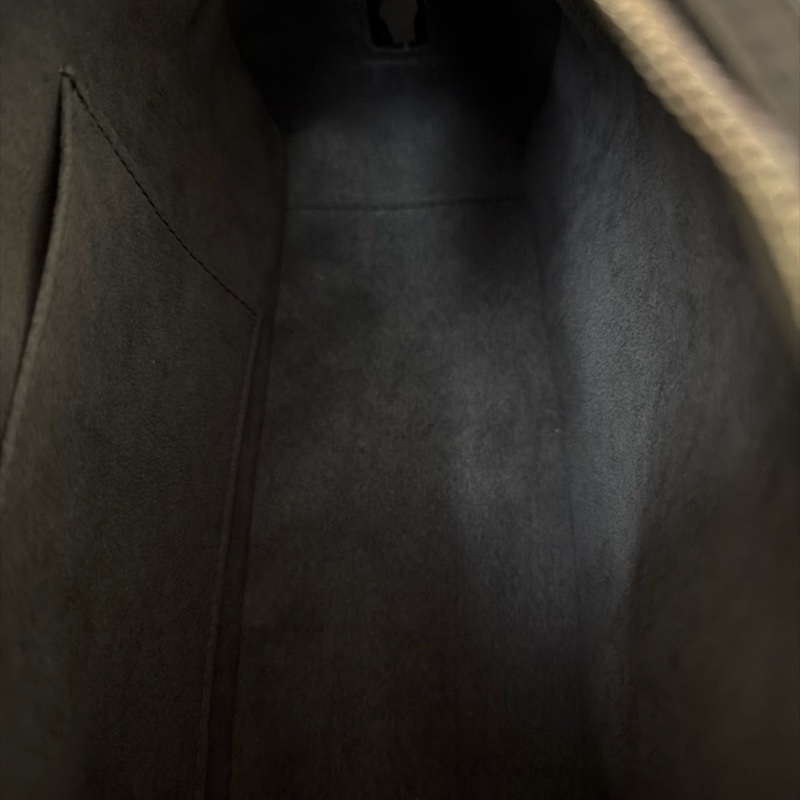 LV黑色牛皮水波紋保齡球包-11