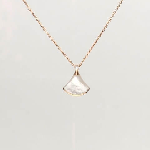 BVLGARI DIVASDREAM白母貝小扇子項鏈18K玫瑰金/鑽石/白貝母