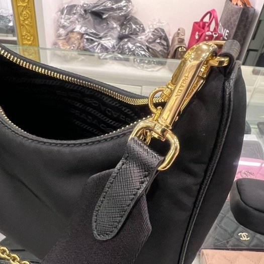東區正精品㊣ PRADA 1BH204 hobo 2005黑色尼龍三角牌金鍊帆布背帶三合一零錢包手提斜背肩背兩用包腋下包 RZ6351-5