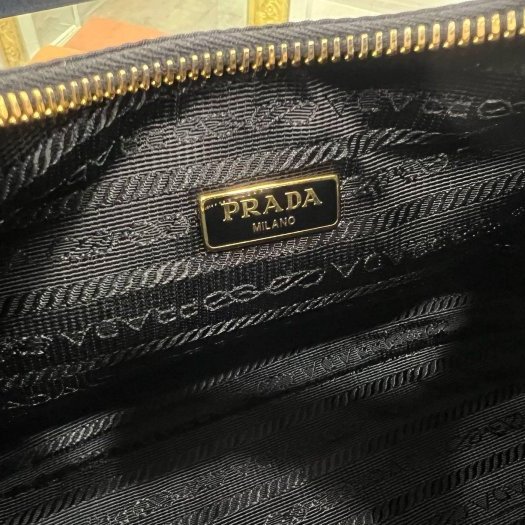 東區正精品㊣ PRADA 1BH204 hobo 2005黑色尼龍三角牌金鍊帆布背帶三合一零錢包手提斜背肩背兩用包腋下包 RZ6351-11