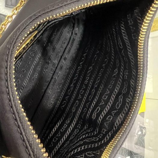 東區正精品㊣ PRADA 1BH204 hobo 2005黑色尼龍三角牌金鍊帆布背帶三合一零錢包手提斜背肩背兩用包腋下包 RZ6351-12