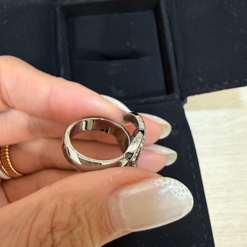 Chanel logo 黑色水鑽雙C戒指-2