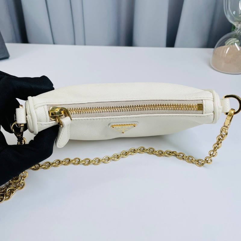 Sz zxn專櫃價4.1折！Prada 普拉達 白色mini十字紋牛皮腋下包 配有一個鏈條可單肩可手提包，經典必入，輕便能裝-16