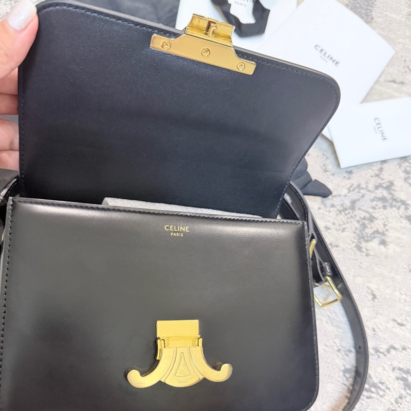 台灣專櫃💯Celine思琳 Teen Triomphe 經典牛皮 凱旋門 BOX黑金 方包 豆腐包/斜背包/肩背包 🉑送禮狀態-6