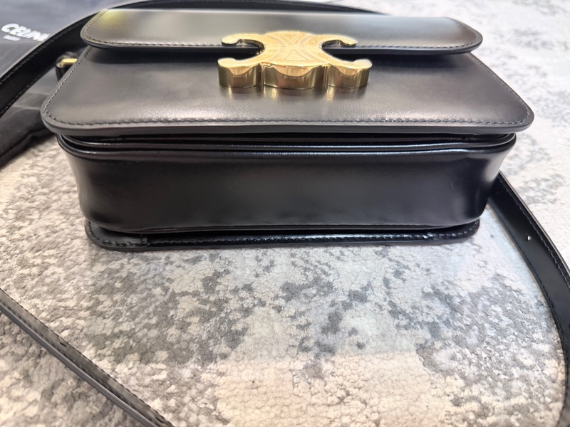 台灣專櫃💯Celine思琳 Teen Triomphe 經典牛皮 凱旋門 BOX黑金 方包 豆腐包/斜背包/肩背包 🉑送禮狀態-7