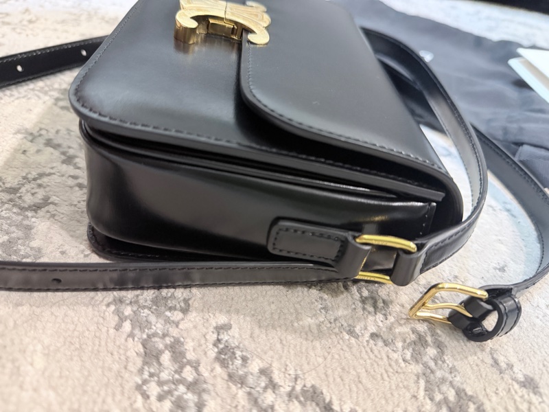 台灣專櫃💯Celine思琳 Teen Triomphe 經典牛皮 凱旋門 BOX黑金 方包 豆腐包/斜背包/肩背包 🉑送禮狀態-8