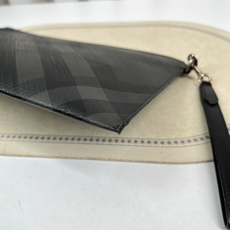 Burberry巴寶莉 黑色格紋手拿包 拉鍊順滑 內裡乾淨 容量大 日常出門、商務都能用 手柄可拆卸-10