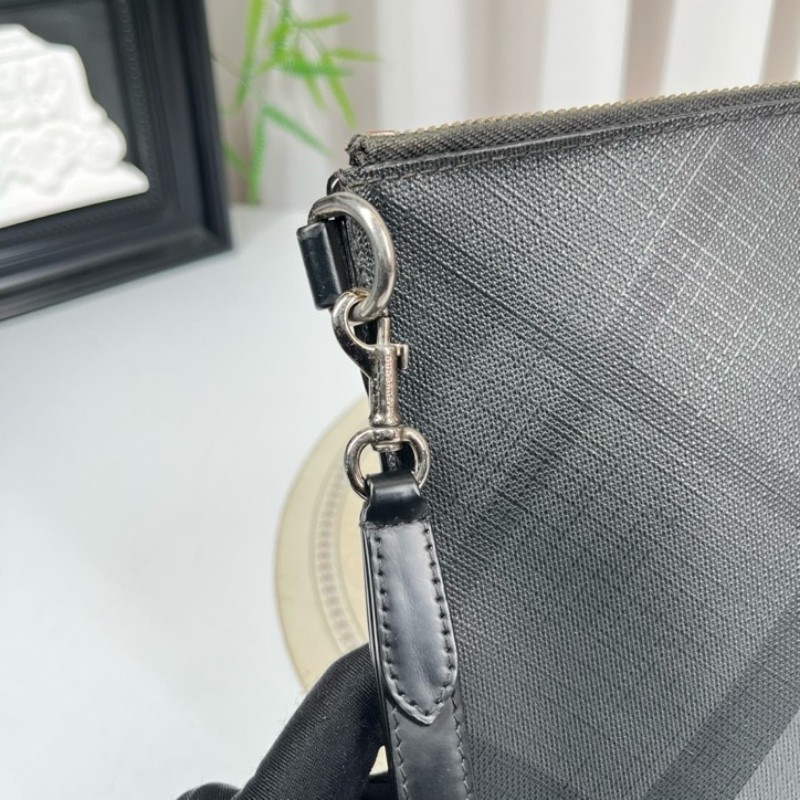 Burberry巴寶莉 黑色格紋手拿包 拉鍊順滑 內裡乾淨 容量大 日常出門、商務都能用 手柄可拆卸-12