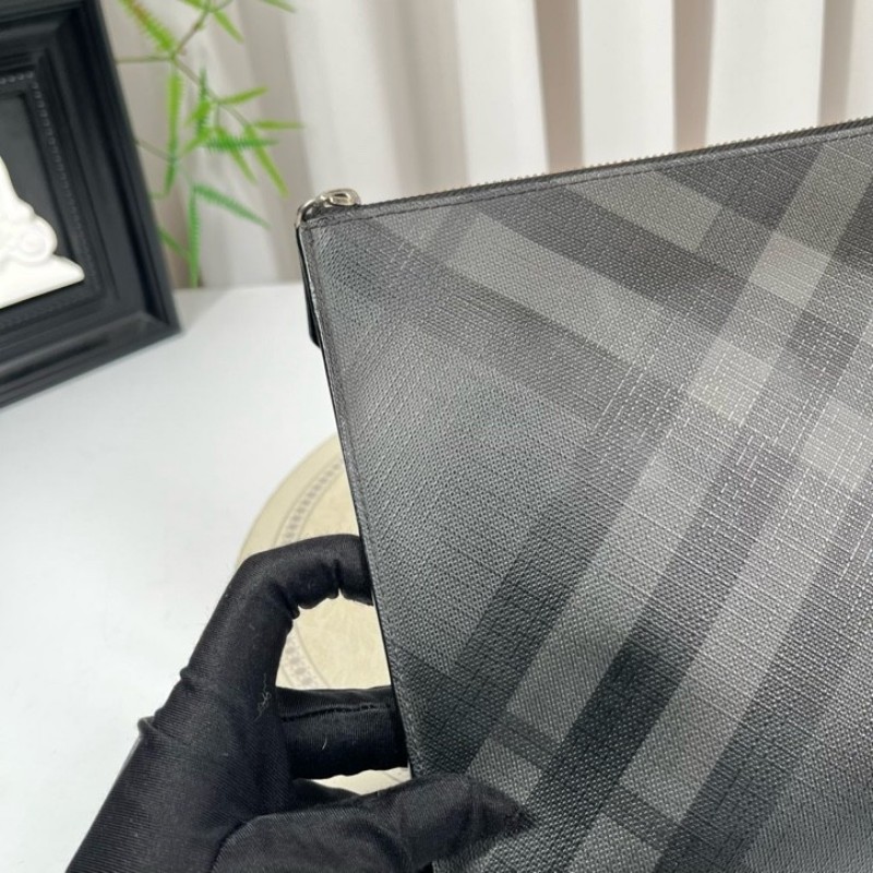 Burberry巴寶莉 黑色格紋手拿包 拉鍊順滑 內裡乾淨 容量大 日常出門、商務都能用 手柄可拆卸-17
