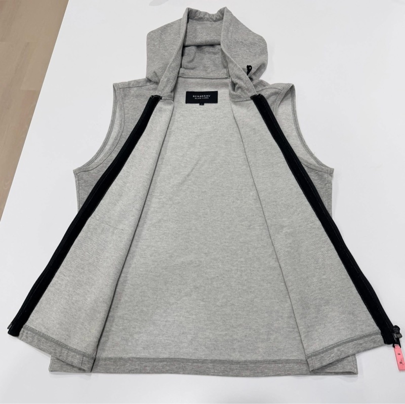 BURBERRY 黑標 灰色連帽抽繩背心戰馬外套-7