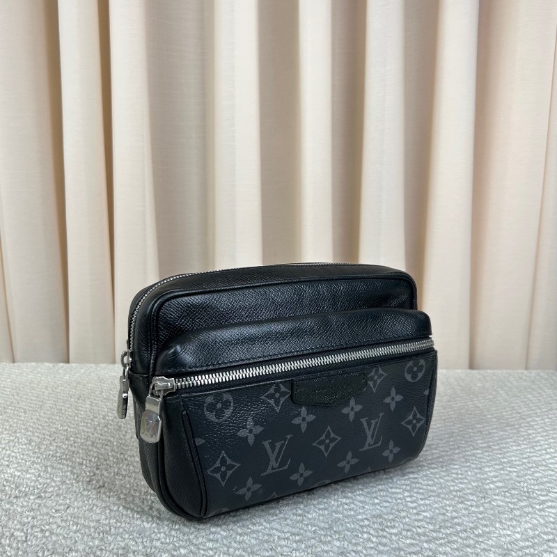 LV路易威登Outdoor黑色老花郵差包腰包胸包 經典黑花配色 銀色五金 拉鍊順滑 容量實用 日常百搭-2