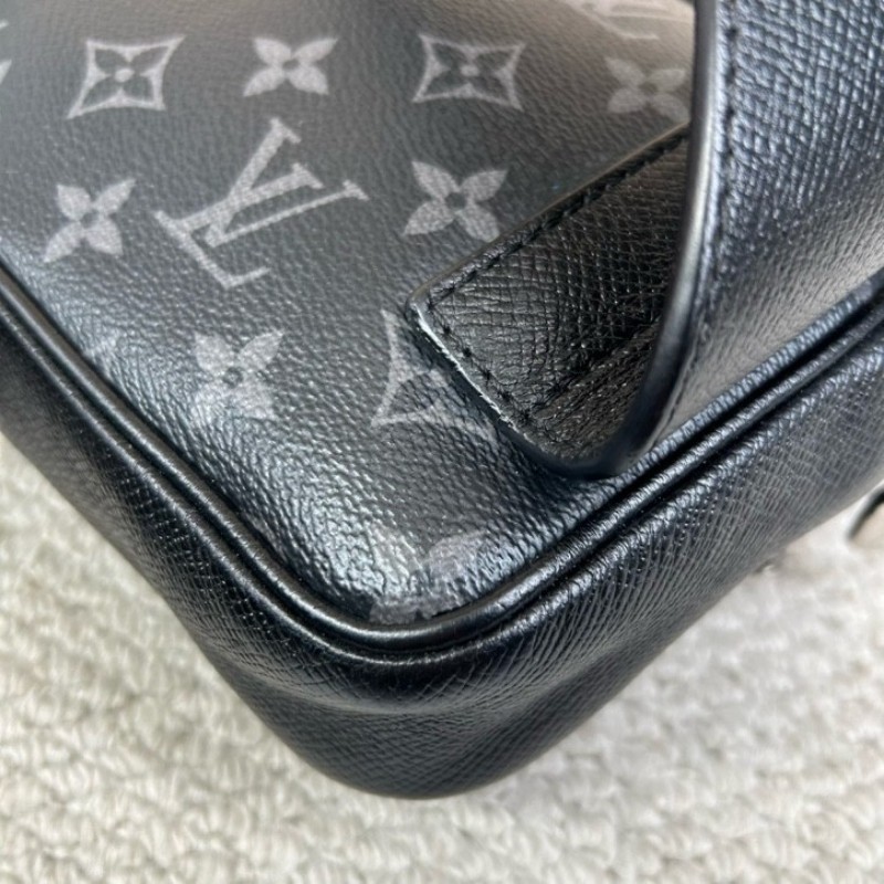 LV路易威登Outdoor黑色老花郵差包腰包胸包 經典黑花配色 銀色五金 拉鍊順滑 容量實用 日常百搭-8