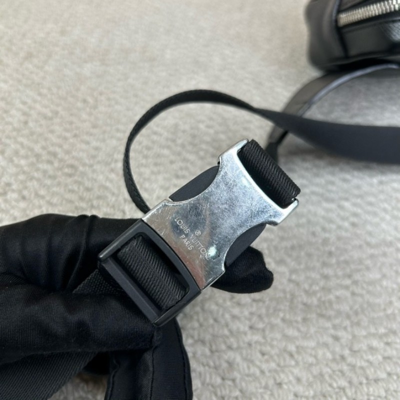 LV路易威登Outdoor黑色老花郵差包腰包胸包 經典黑花配色 銀色五金 拉鍊順滑 容量實用 日常百搭-13