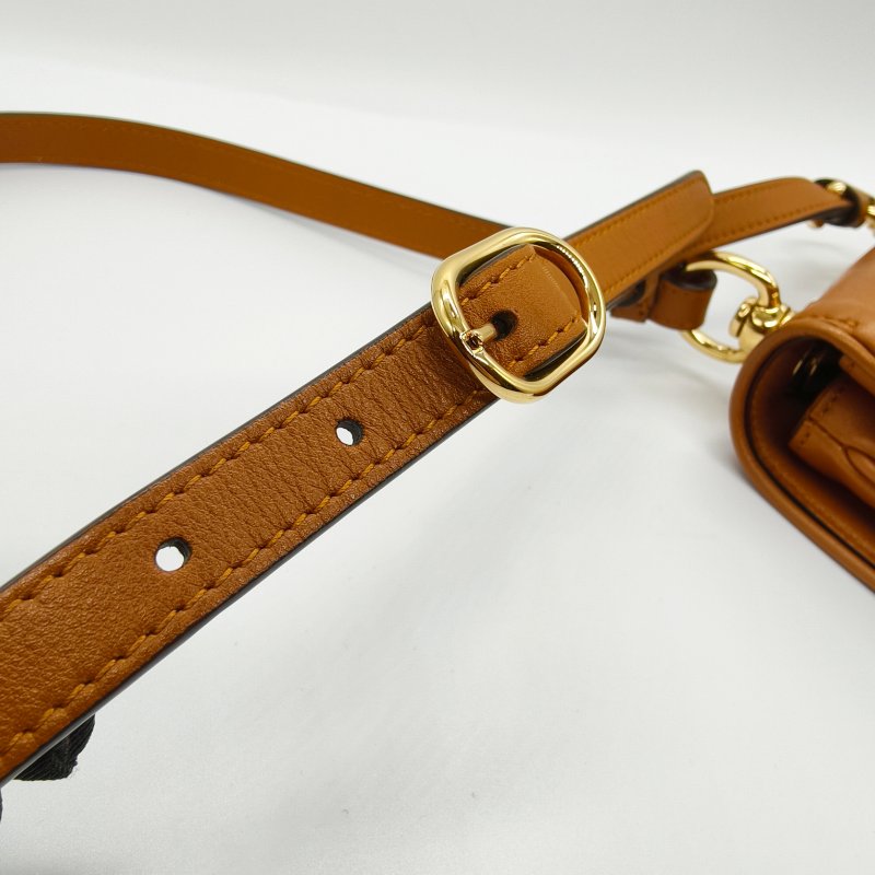 GUCCI焦糖色金色Logo側背包-6