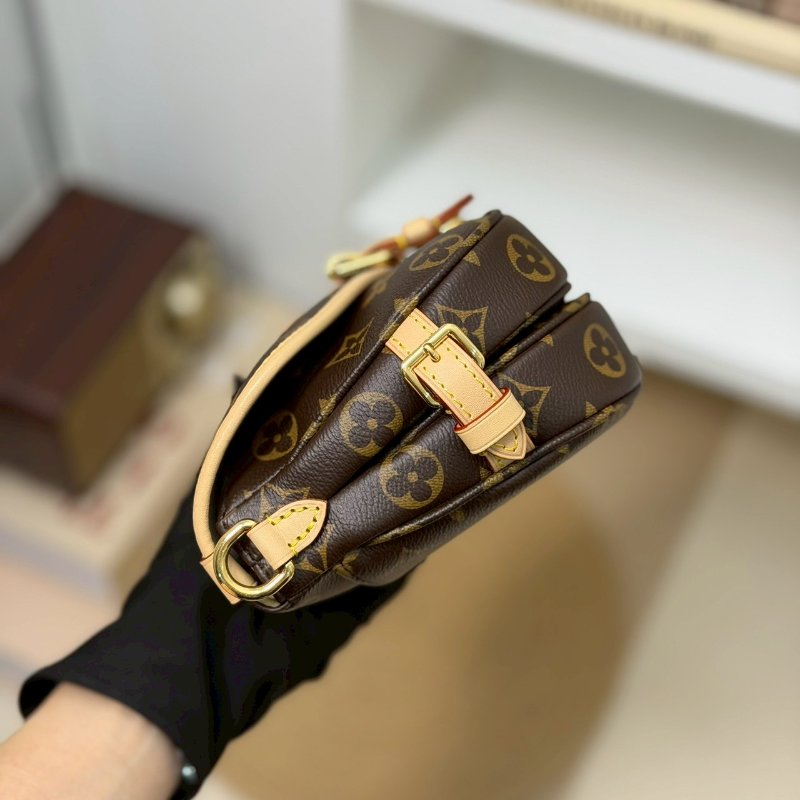 （全新未使用！送禮等級✨）🏷LV 路易威登．Saumur BB 雙子星 M46740 芯片款-2