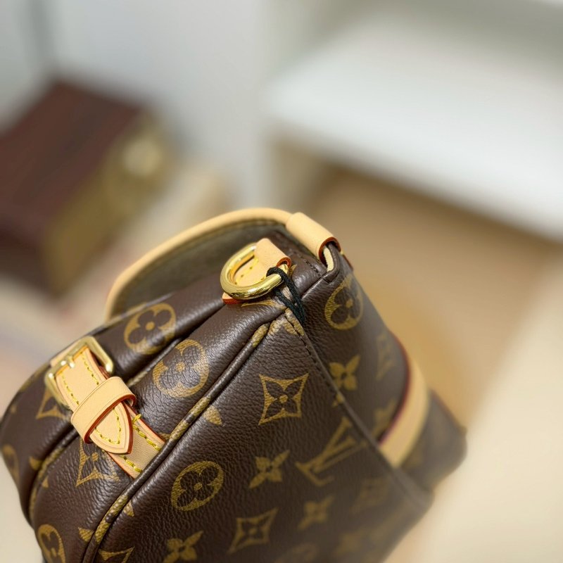 （全新未使用！送禮等級✨）🏷LV 路易威登．Saumur BB 雙子星 M46740 芯片款-10