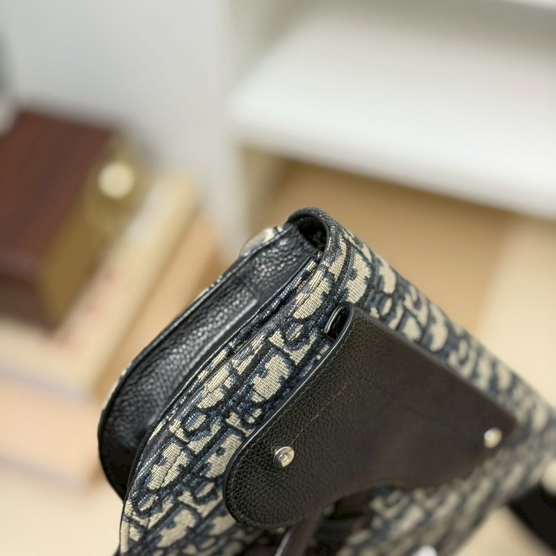 🏷️Dior 迪奧.Saddle 馬鞍郵差包 已絕版/客人寄賣-8
