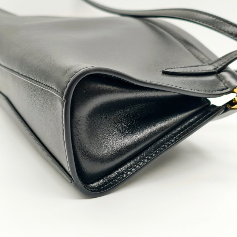 ALAÏA 黑 LE CLICK 山羊皮肩背包(25 X 12.5 X 7)-1