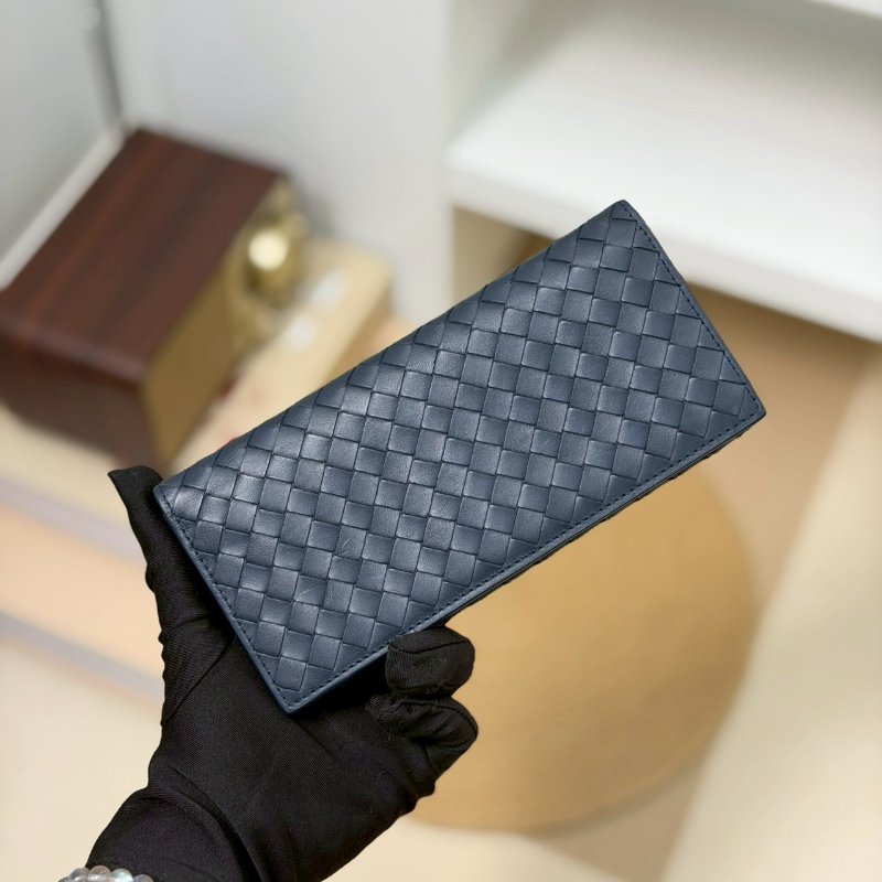 (白菜價🥬超甜秒售價)🏷️BV 葆蝶家.編織翻蓋長夾/客人寄賣-0