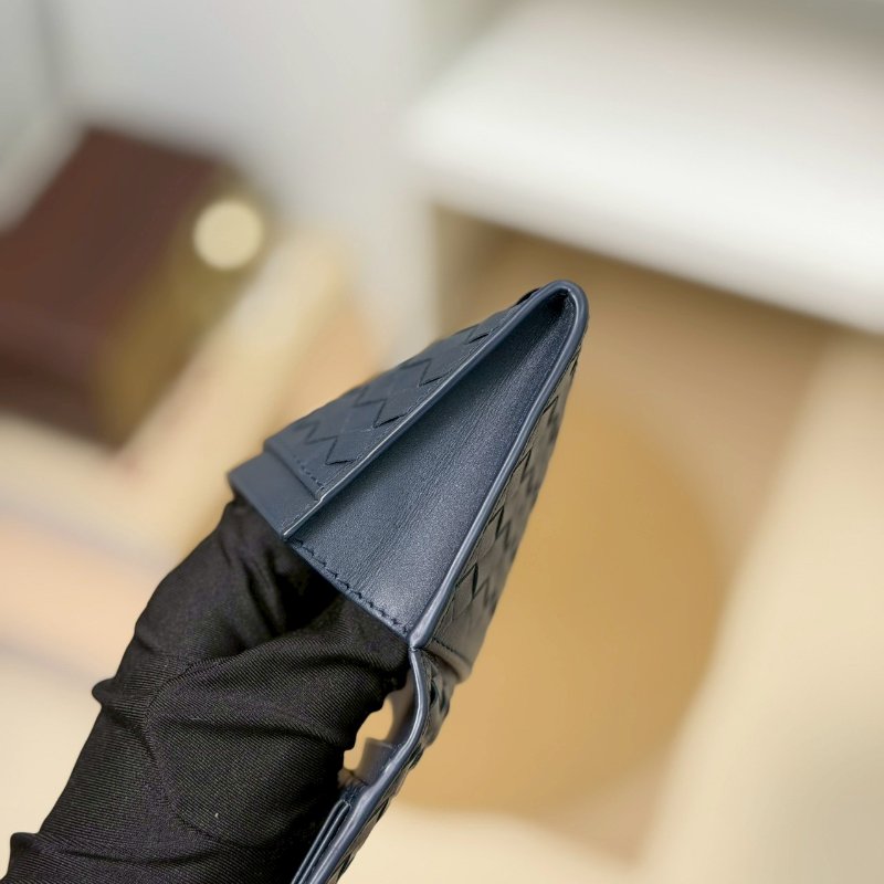 (白菜價🥬超甜秒售價)🏷️BV 葆蝶家.編織翻蓋長夾/客人寄賣-20