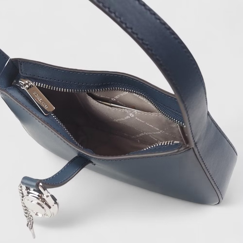 全新現貨【Michael Kors】LYRA 素面皮革鎖頭鑰匙吊飾小款手提/肩背包(海軍藍)-4