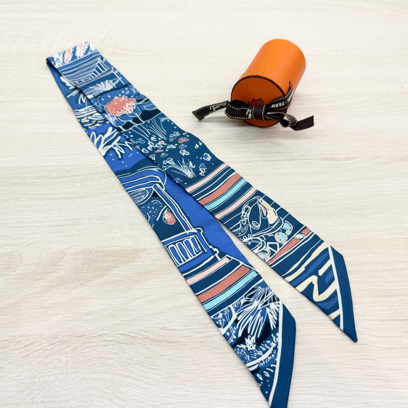 HERMES💙藍底白花燕子圖單條TWILLY-1