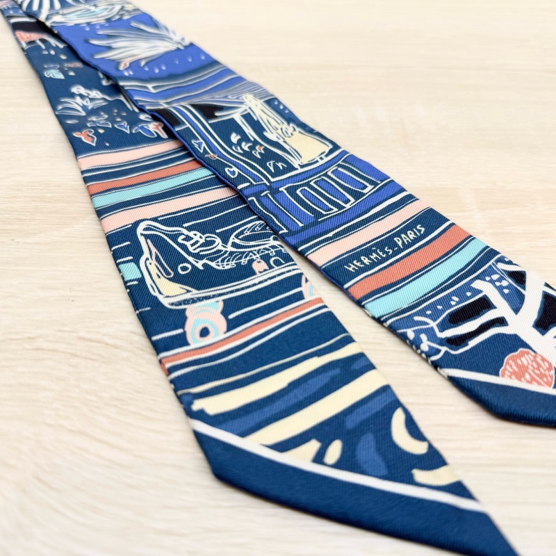 HERMES💙藍底白花燕子圖單條TWILLY-3