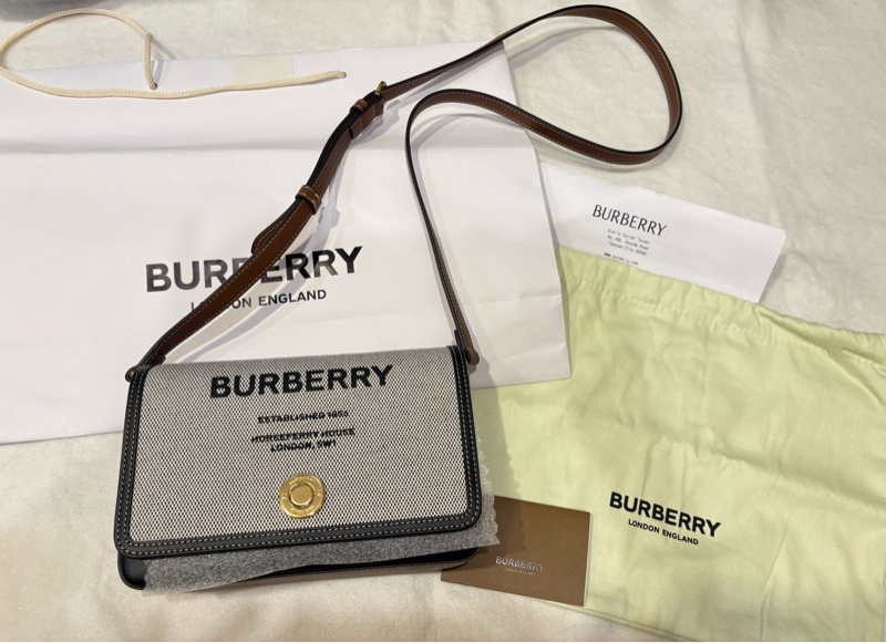 BURBERRY New Hampshire 斜背包-0