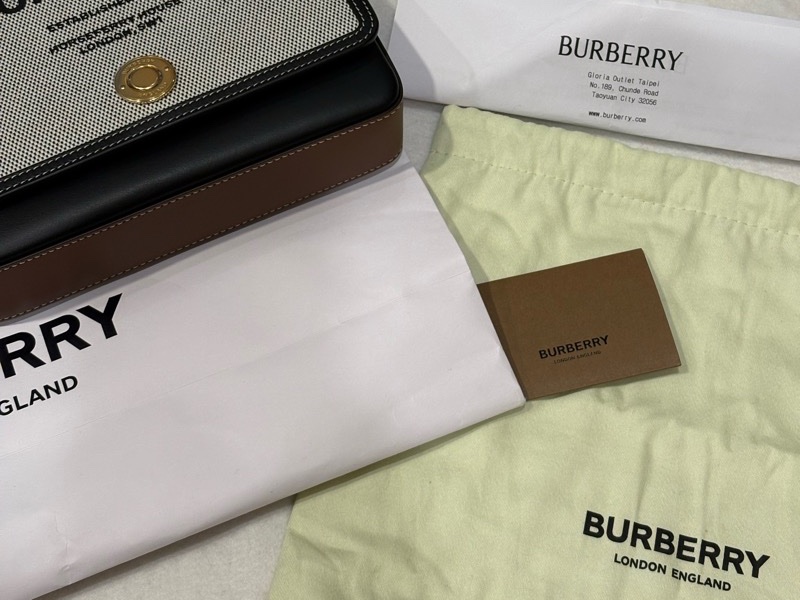 BURBERRY New Hampshire 斜背包-1