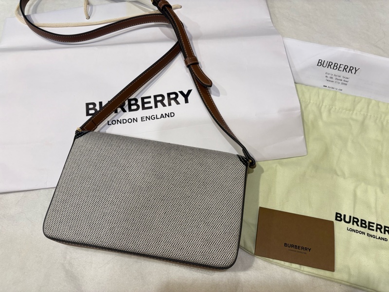 BURBERRY New Hampshire 斜背包-7