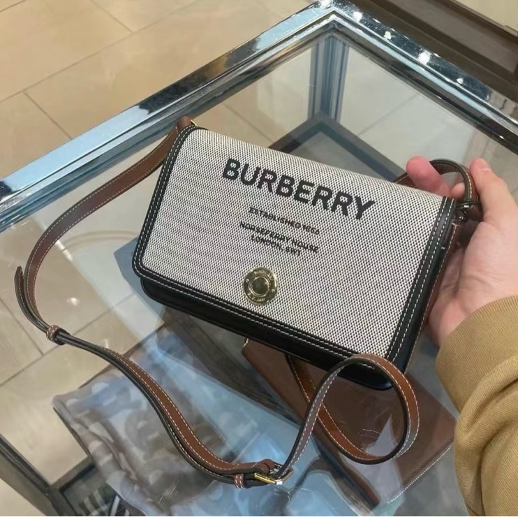 BURBERRY New Hampshire 斜背包-5