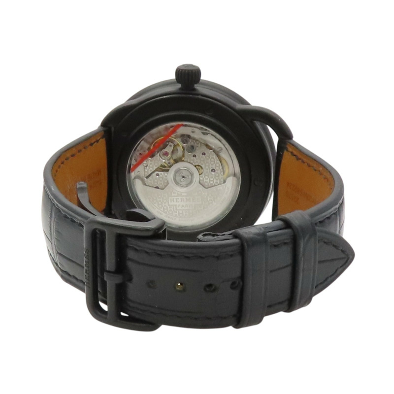 黑色錶盤 皮帶 鈦框 Arceau L'heure De La Lune 腕錶【HERMES 愛馬仕】 AR1.842-2