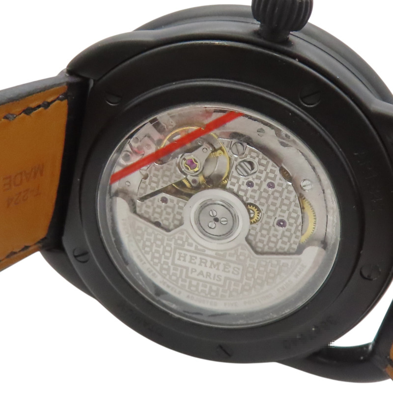 黑色錶盤 皮帶 鈦框 Arceau L'heure De La Lune 腕錶【HERMES 愛馬仕】 AR1.842-4