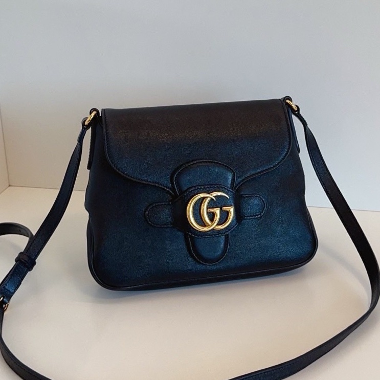 98新🌵Gucci古馳 黑金全皮雙G扣郵差包 此款市場不多見 可調節肩帶 萬能百搭 一年四季通用 包況非常好原價6萬多 清倉大甩價-8
