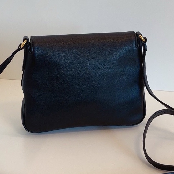 98新🌵Gucci古馳 黑金全皮雙G扣郵差包 此款市場不多見 可調節肩帶 萬能百搭 一年四季通用 包況非常好原價6萬多 清倉大甩價-9