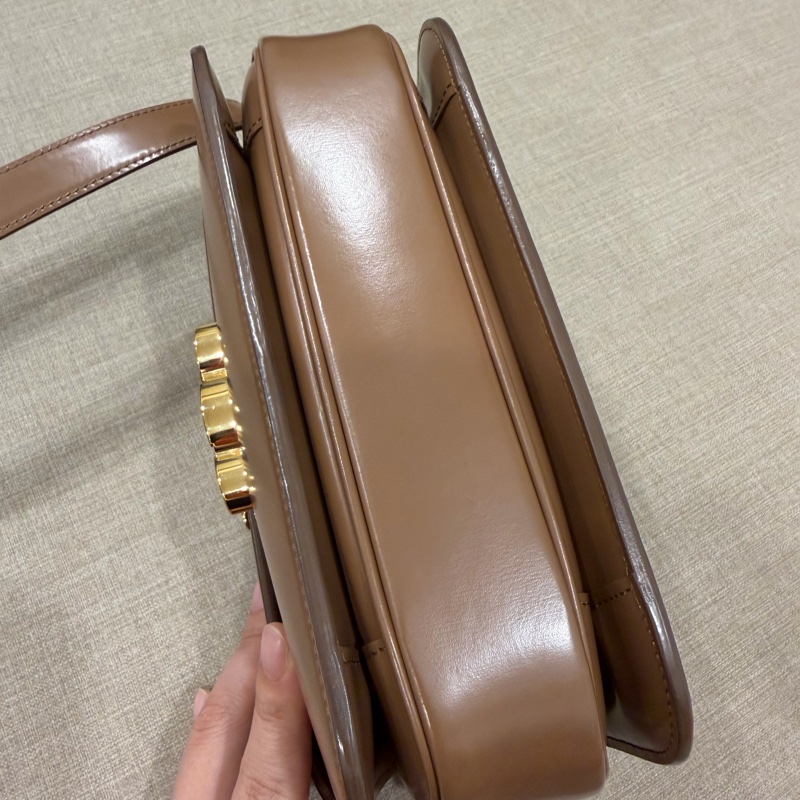 CELINE CLASSIQUE TRIOMPHE STR 亮澤牛皮斜背包 肩背包-4