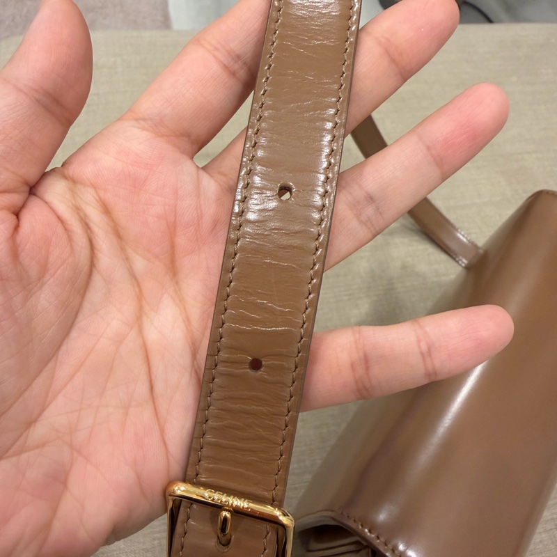 CELINE CLASSIQUE TRIOMPHE STR 亮澤牛皮斜背包 肩背包-7