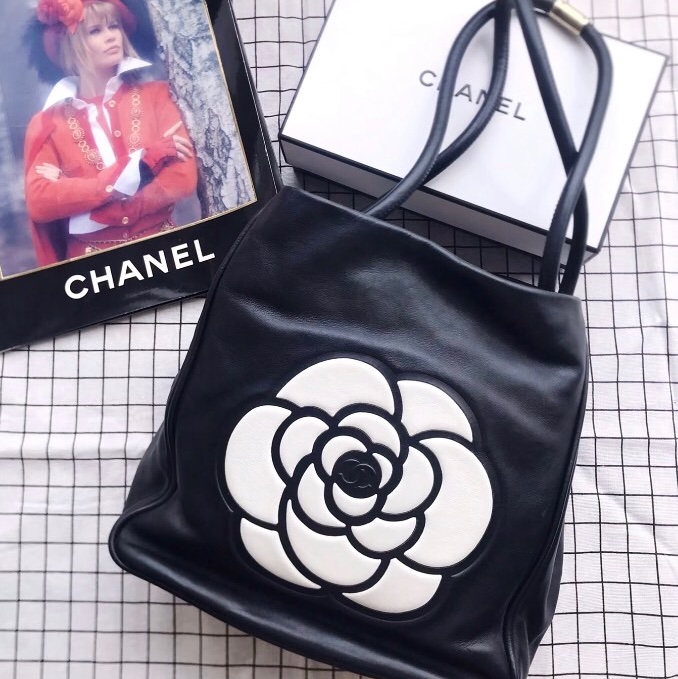 「JL精品代購」9新 Chanel 香奈兒山茶花黑托特包-0