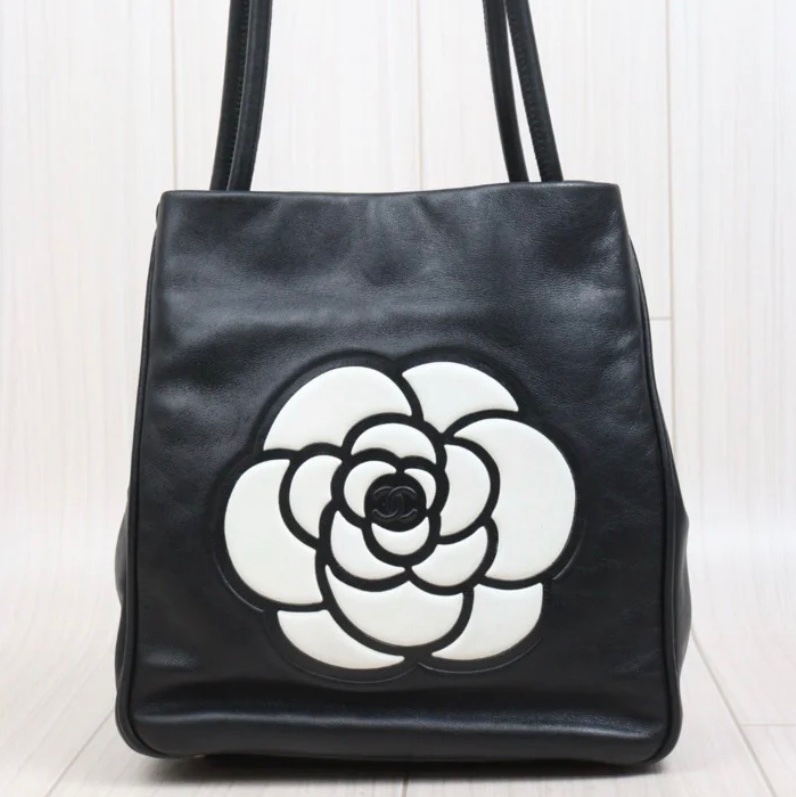 「JL精品代購」9新 Chanel 香奈兒山茶花黑托特包-2