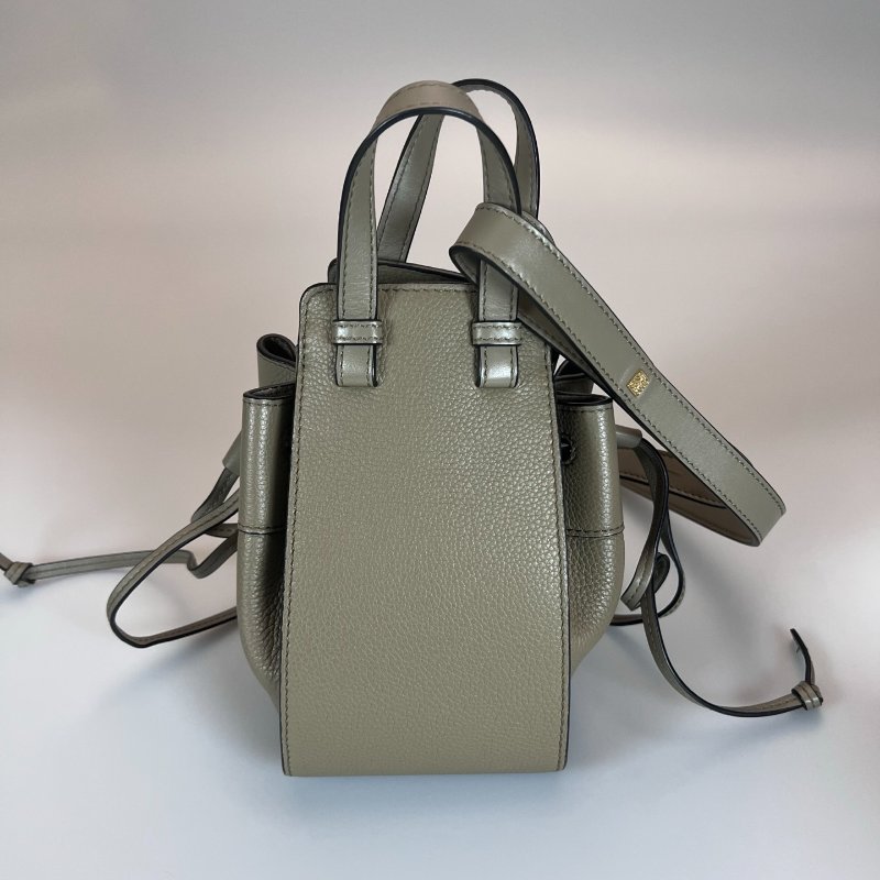 LOEWE 052217 抹茶色粒面牛皮吊床包MINI-1