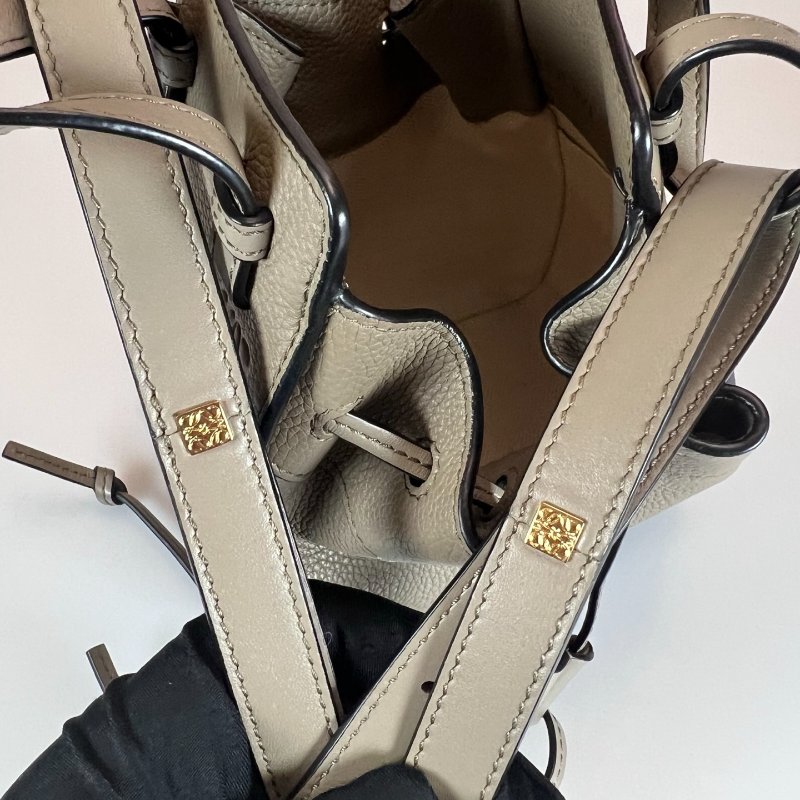 LOEWE 052217 抹茶色粒面牛皮吊床包MINI-7