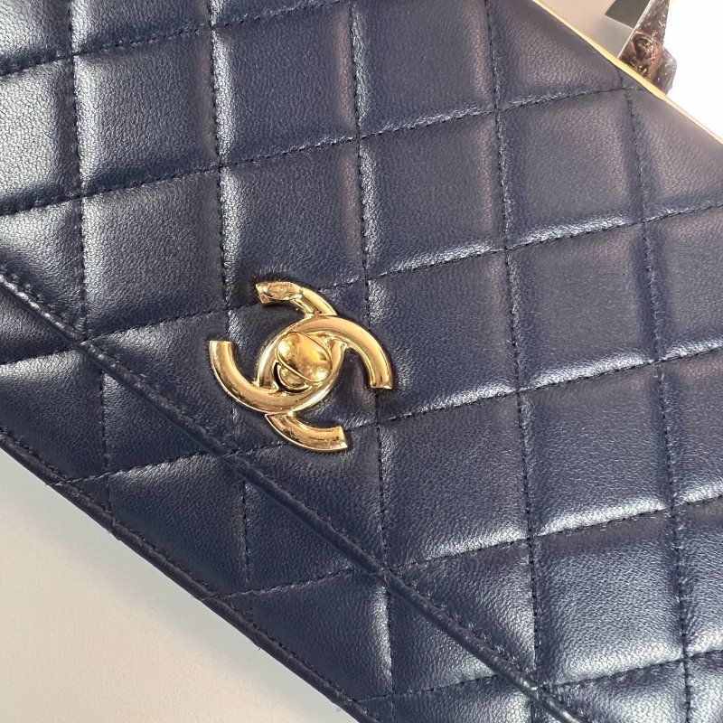 CHANEL TRENDY WOC金鍊包羊皮藍 保卡款29開-7