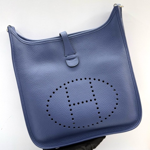 HERMES 愛馬仕 7E萊頓藍EVELYN III 29 PM  斜背包 C刻