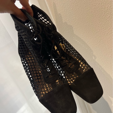 DIOR/迪奧鞋子 Naughtily-D  黑色鏤空踝靴 女款 中跟系帶靴子 尺碼：37碼