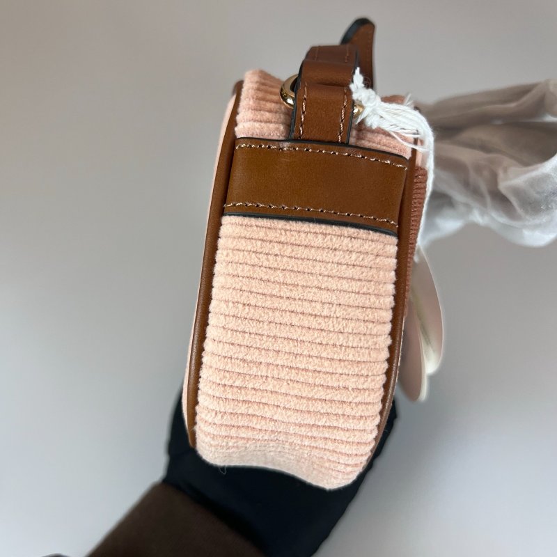 全新品 CHLOE 粉紅色相機包-3